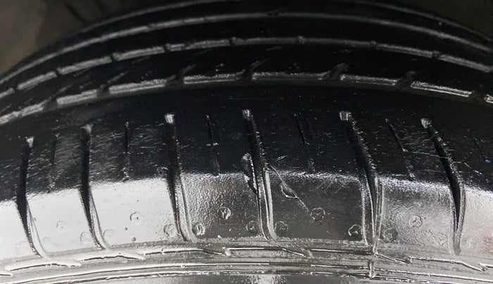 2016 Hyundai Creta 1.6 SX PLUS DIESEL, Diesel, Manual, 37,932 km, Left Front Tyre Tread