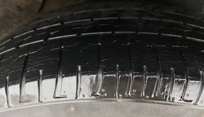 2016 Hyundai Creta 1.6 SX PLUS DIESEL, Diesel, Manual, 37,932 km, Left Rear Tyre Tread