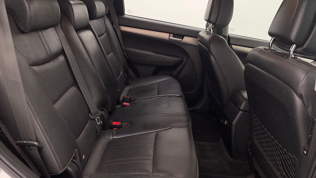 2012 Kia Sorento Crdi, Automatic, 133053 km, Right Side Rear Door Cabin View