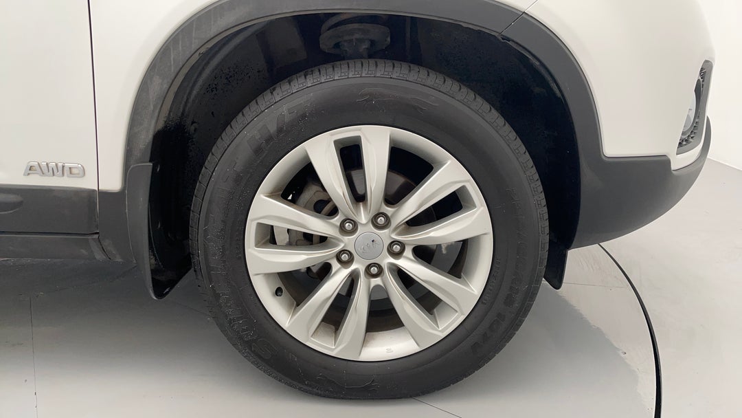 2012 Kia Sorento Crdi, Automatic, 133053 km, Right Front Wheel