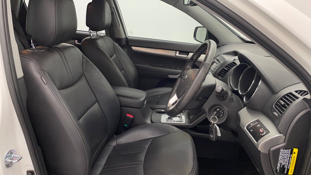 2012 Kia Sorento Crdi, Automatic, 133053 km, Right Side Front Door Cabin View