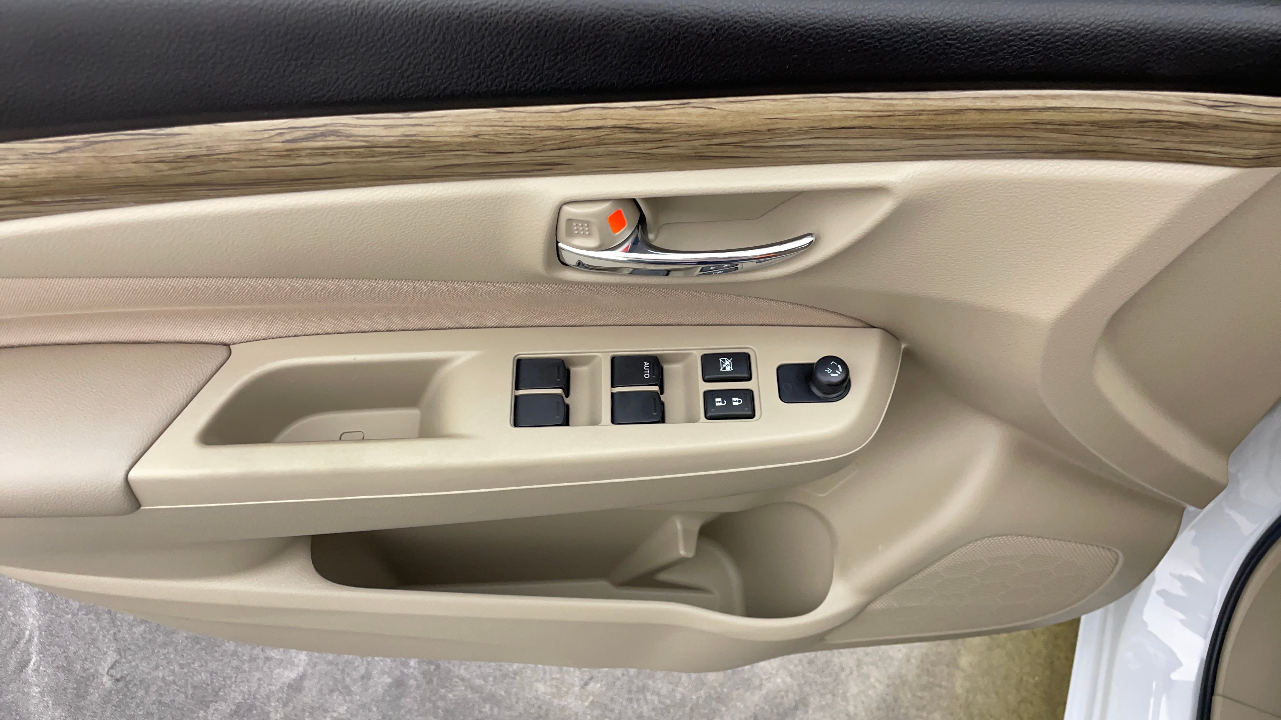 Suzuki Ciaz-Driver Side Door Panels Controls