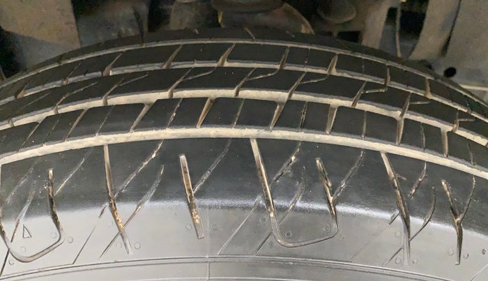 2023 Mahindra Bolero B6 (O), Diesel, Manual, 12,465 km, Left Front Tyre Tread