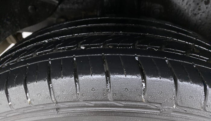 2017 Hyundai Creta E PLUS 1.6 PETROL, Petrol, Manual, 54,890 km, Right Rear Tyre Tread