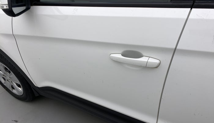 2017 Hyundai Creta E PLUS 1.6 PETROL, Petrol, Manual, 54,890 km, Front passenger door - Minor scratches