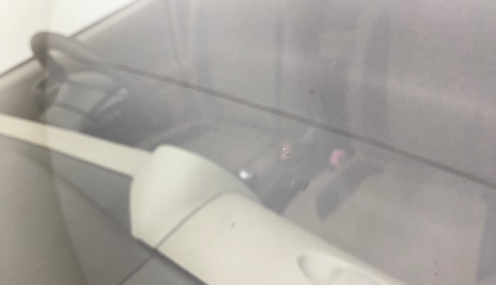 2015 Toyota Etios Liva V, Petrol, Manual, 70,386 km, Front windshield - Minor spot on windshield