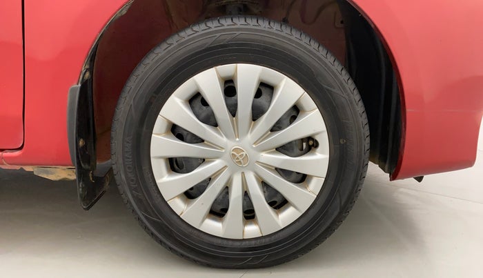 2015 Toyota Etios Liva V, Petrol, Manual, 70,386 km, Right Front Wheel