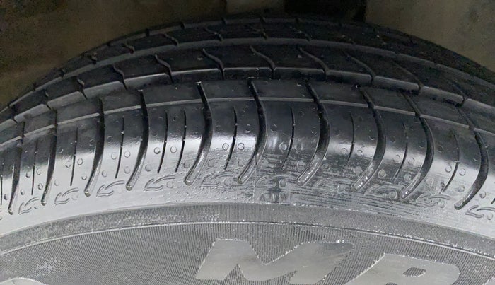 2020 Maruti New Wagon-R VXI 1.2, Petrol, Manual, 64,240 km, Right Front Tyre Tread