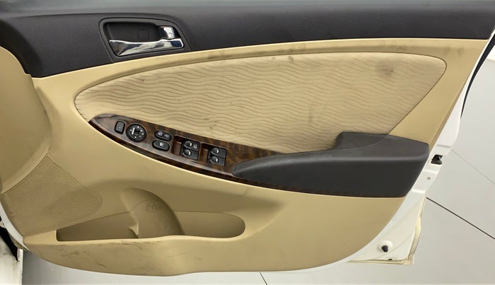 2014 Hyundai Verna FLUIDIC 1.4 VTVT CX, Petrol, Manual, 57,937 km, Driver Side Door Panels Control