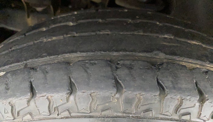 2019 Mahindra TUV300 T8, Diesel, Manual, 57,832 km, Left Front Tyre Tread