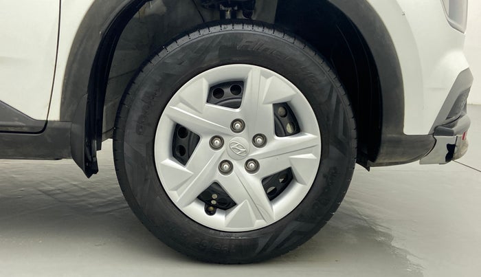 2021 Hyundai VENUE S MT 1.2 KAPPA, Petrol, Manual, 16,364 km, Right Front Wheel