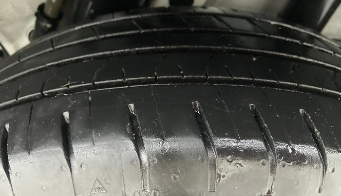 2021 Hyundai VENUE S MT 1.2 KAPPA, Petrol, Manual, 16,364 km, Left Rear Tyre Tread