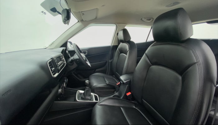 2021 Hyundai VENUE S MT 1.2 KAPPA, Petrol, Manual, 16,364 km, Right Side Rear Door Cabin