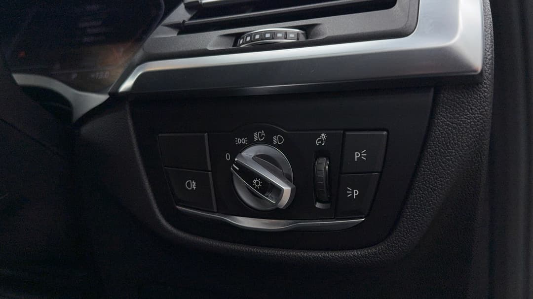 2021 BMW X4 xDrive20i M Sport, Automatic, 70355 km, Utility Switches/Buttons