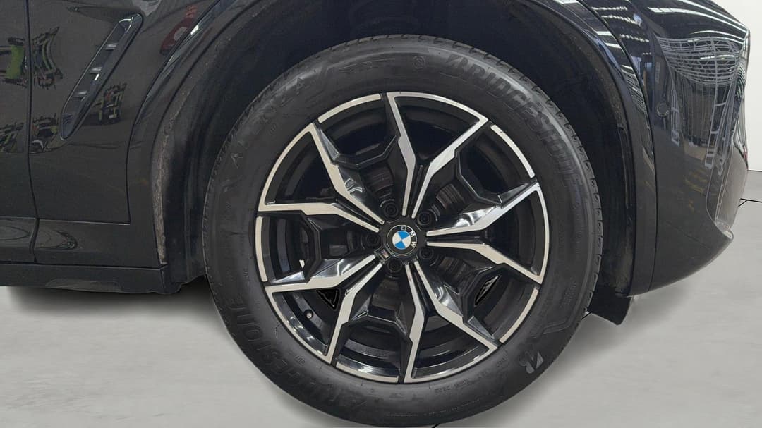 2021 BMW X4 xDrive20i M Sport, Automatic, 70355 km, Right Front Wheel