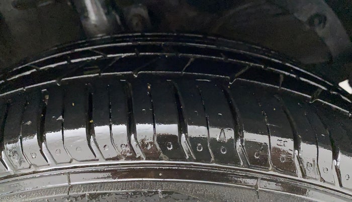 2018 Maruti Baleno ZETA PETROL 1.2, Petrol, Manual, 46,655 km, Right Front Tyre Tread
