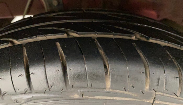 2012 Hyundai Eon ERA +, Petrol, Manual, 24,343 km, Right Rear Tyre Tread