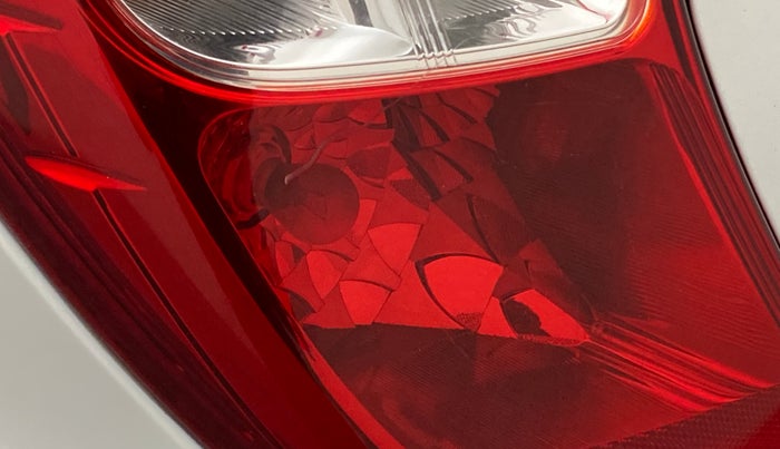 2015 Hyundai Eon ERA PLUS, Petrol, Manual, 47,975 km, Left tail light - Minor scratches