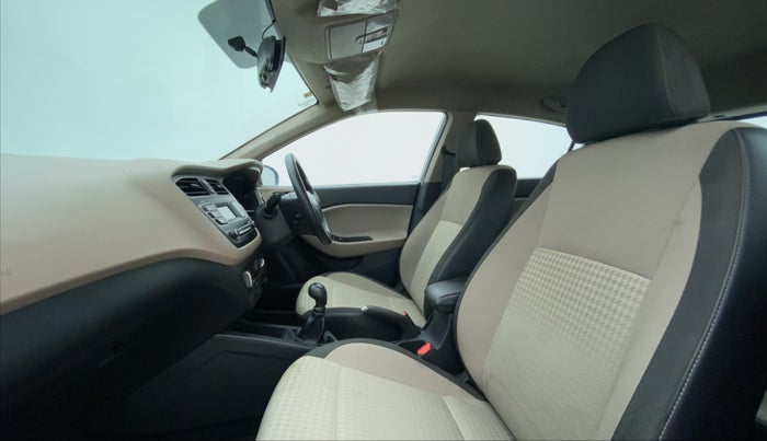 2019 Hyundai Elite i20 MAGNA PLUS 1.2, Petrol, Manual, 30,137 km, Right Side Front Door Cabin