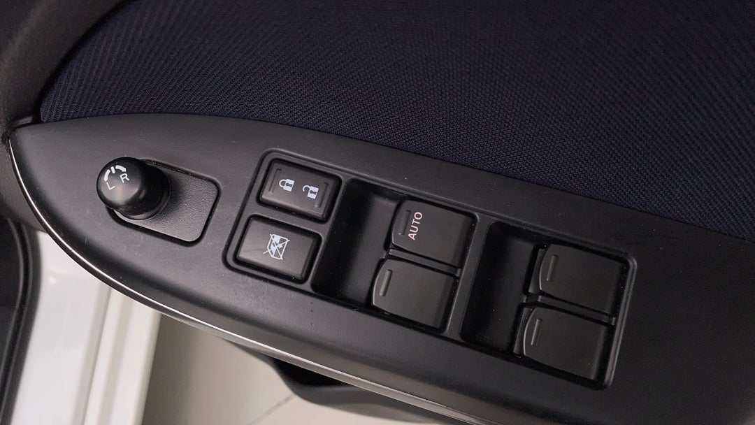 2020 Suzuki Baleno Gl, Automatic, 56912 km, Drivers Side Door Panel Controls