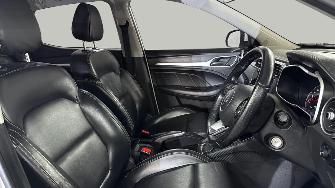 2022 MG ZS Excite, Automatic, 79259 km, Right Side Front Door Cabin View