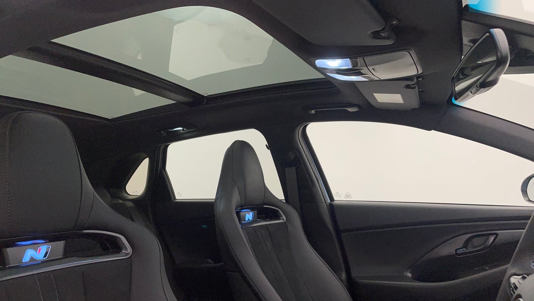 Interior Sunroof/Moonroof