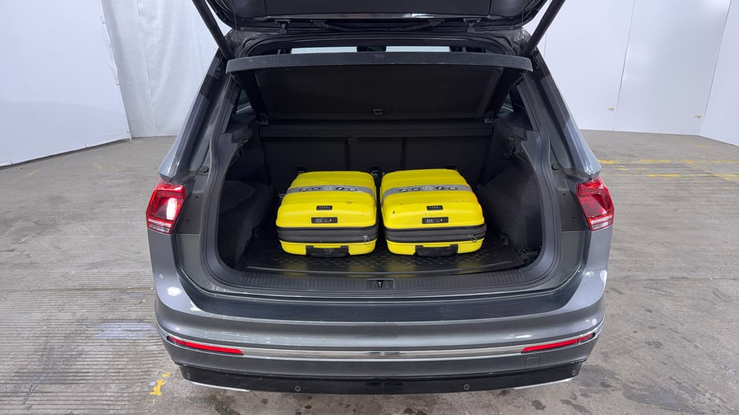 2019 Volkswagen Tiguan 162 Tsi Highline, Automatic, 66992 km, Boot Inside View with Luggage