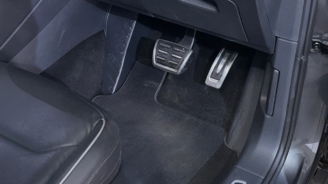 2019 Volkswagen Tiguan 162 Tsi Highline, Automatic, 66992 km, Pedals and Footmat
