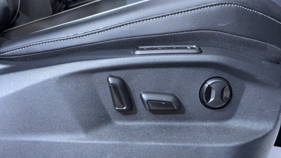 2019 Volkswagen Tiguan 162 Tsi Highline, Automatic, 66992 km, Drivers Side Adjustment Panel