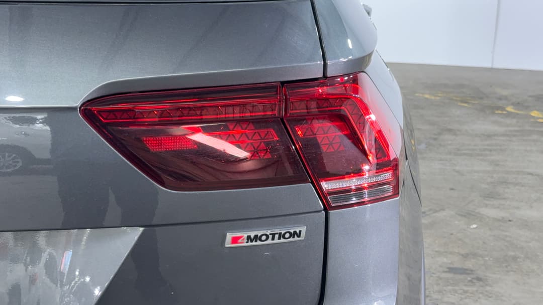 2019 Volkswagen Tiguan 162 Tsi Highline, Automatic, 66992 km, Badge (Boot Right Side)