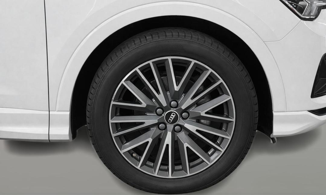 2020 Audi Q3 35 Tfsi, Automatic, 46766 km, Right Front Wheel