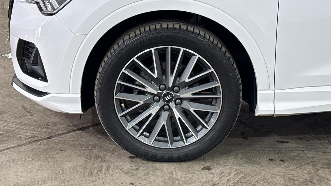 2020 Audi Q3 35 Tfsi, Automatic, 46766 km, Left Front Wheel