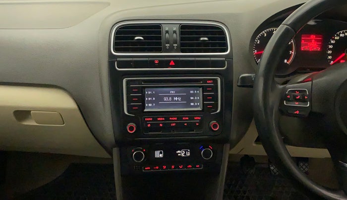 2014 Volkswagen Vento HIGHLINE 1.6 MPI, Petrol, Manual, 71,432 km, Air Conditioner