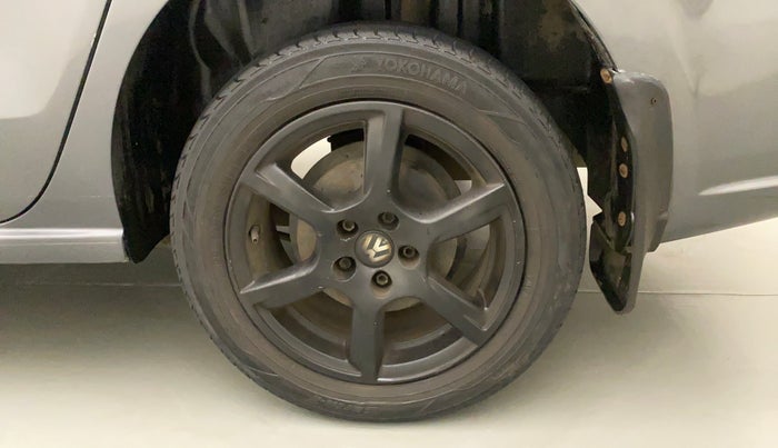 2014 Volkswagen Vento HIGHLINE 1.6 MPI, Petrol, Manual, 71,432 km, Left Rear Wheel