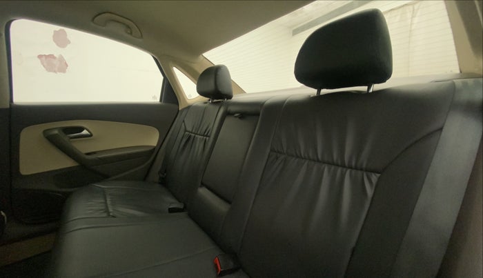 2014 Volkswagen Vento HIGHLINE 1.6 MPI, Petrol, Manual, 71,432 km, Right Side Rear Door Cabin