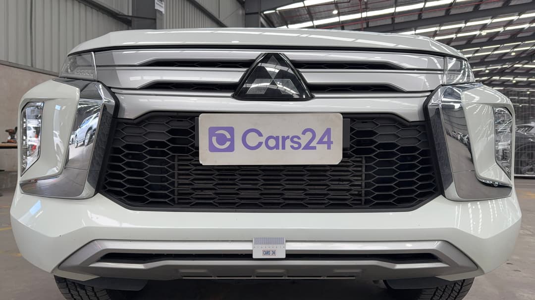 2022 Mitsubishi Pajero Sport Glx (2WD) 5 Seat, Automatic, 44670 km, Bumper Front Chip