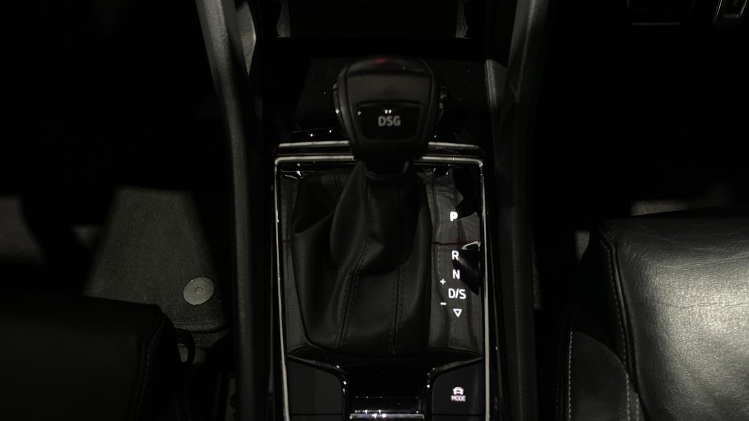 2019 SKODA Karoq 110tsi, Automatic, 73886 km, Gear Lever 