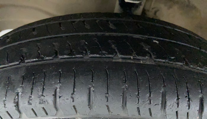 2018 Maruti Wagon R 1.0 LXI CNG, CNG, Manual, 68,632 km, Left Front Tyre Tread