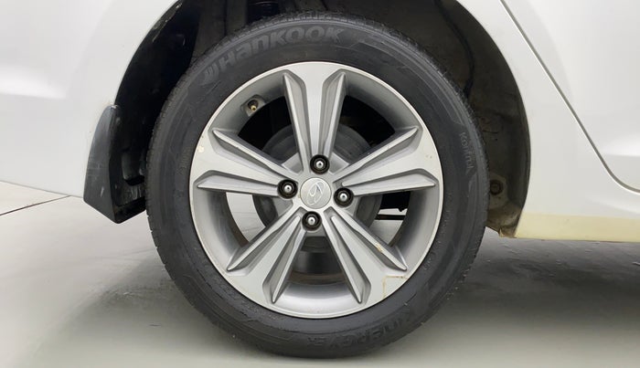 2019 Hyundai Verna 1.6 SX VTVT AT (O), Petrol, Automatic, 27,669 km, Right Rear Wheel