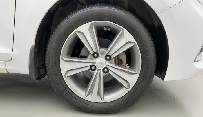 2019 Hyundai Verna 1.6 SX VTVT AT (O), Petrol, Automatic, 27,669 km, Right Front Wheel