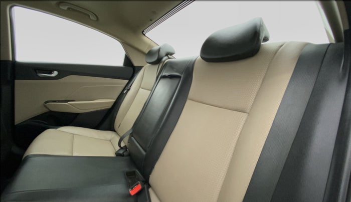 2019 Hyundai Verna 1.6 SX VTVT AT (O), Petrol, Automatic, 27,669 km, Right Side Rear Door Cabin