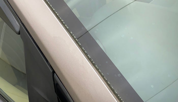 2016 Honda Amaze 1.2L I-VTEC VX, Petrol, Manual, 50,466 km, Right A pillar - Paint is slightly faded