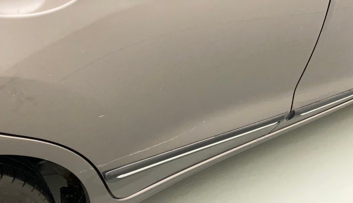 2016 Honda Amaze 1.2L I-VTEC VX, Petrol, Manual, 50,466 km, Right rear door - Minor scratches