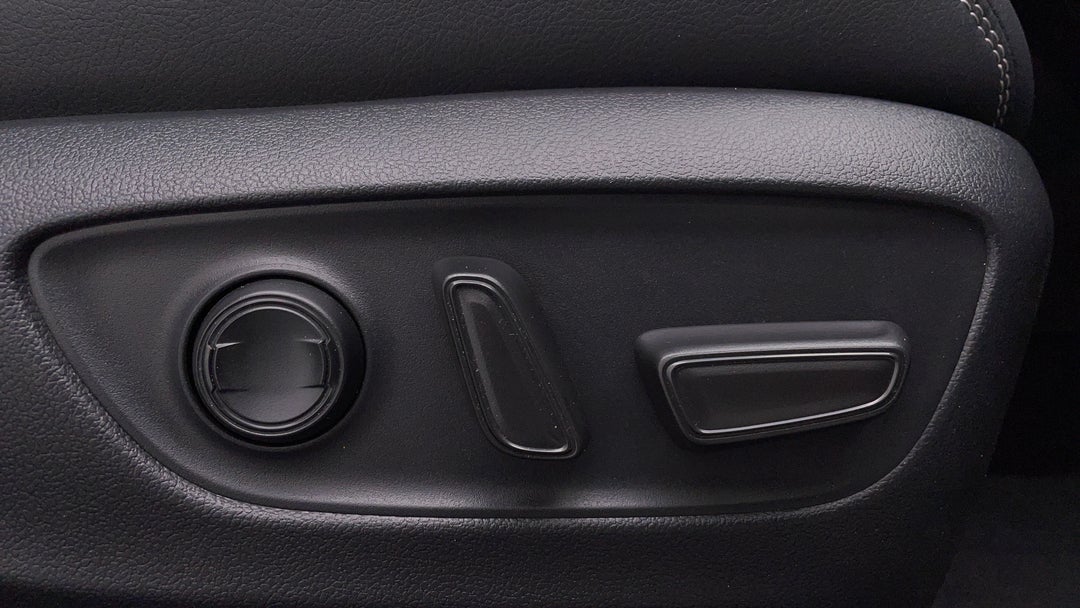 2023 Toyota RAV4 Cruiser (2wd) Hybrid, Automatic, 14290 km, Drivers Side Adjustment Panel