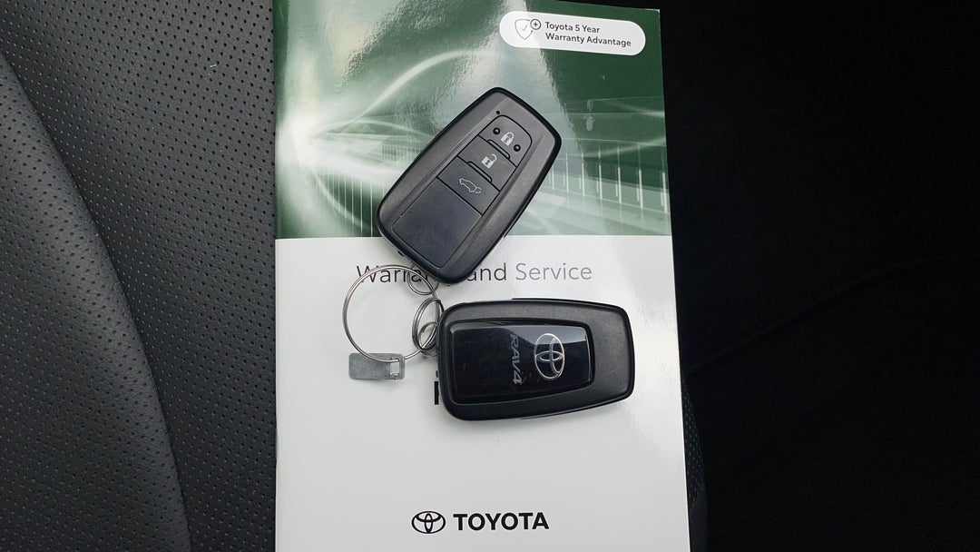 2023 Toyota RAV4 Cruiser (2wd) Hybrid, Automatic, 14290 km, Key Close-up