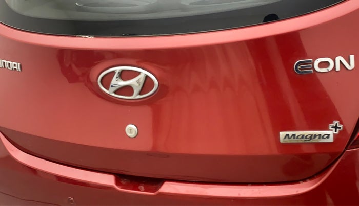 2012 Hyundai Eon MAGNA +, Petrol, Manual, 29,078 km, Dicky (Boot door) - Slightly dented