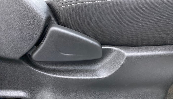 2021 Datsun Redi Go T (O), Petrol, Manual, 2,669 km, Driver Side Adjustment Panel