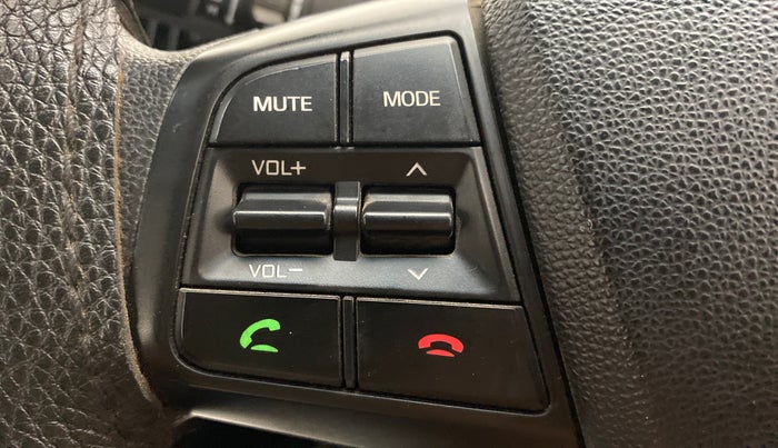 2019 Hyundai Creta 1.4 E PLUS CRDI, Diesel, Manual, 43,976 km, Steering wheel - Sound system control not functional