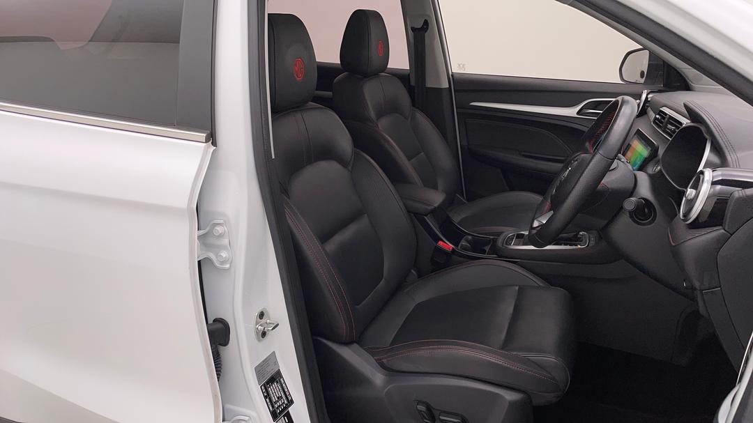 2021 MG Zst Essence, Automatic, 31956 km, Right Side Front Door Cabin View