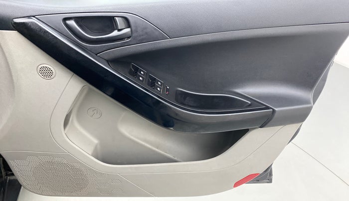 2018 Tata NEXON XM 1.5, Diesel, Manual, 68,389 km, Driver Side Door Panels Control